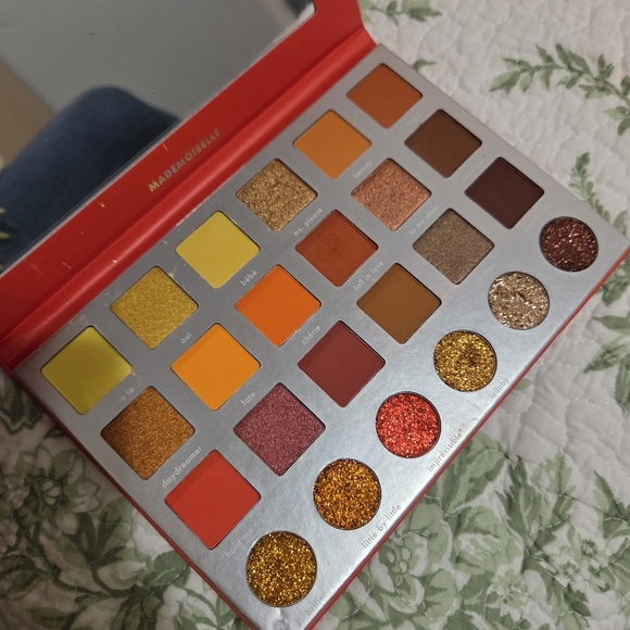 Makeup Palettes Variety Bundle - Picture 4 of 10